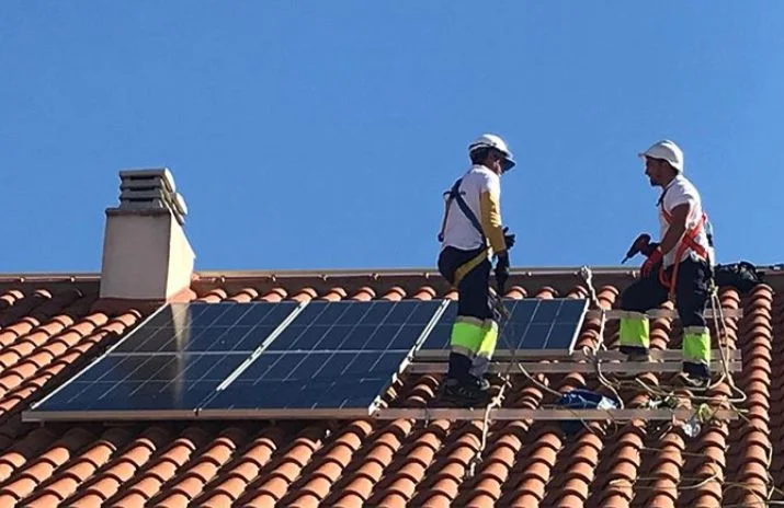 Mantenimiento de placas solares en Huelva